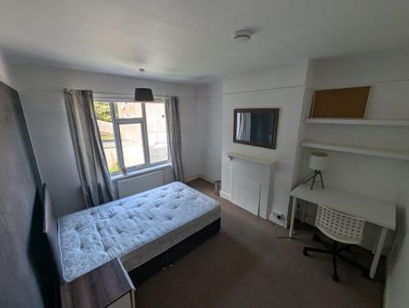 8 bedroom house of multiple occupation to rent - Photo 5