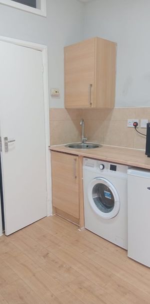 Studio Flat, Springfield, E5 - Photo 2