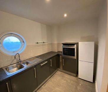 Catrine, Victoria Wharf , Watkiss Way - Photo 1