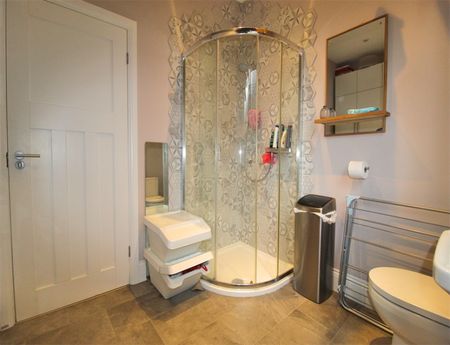 3 Bedroom Semi Detached To Let - Photo 5