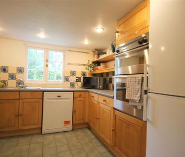 4 bedroom character property to rent - Photo 3