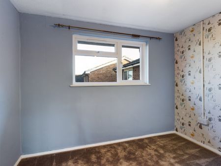 Maple Close , Cam , Dursley , Glos , GL11 - Photo 2