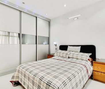 4 bedroom semi-detached house to rent - Photo 4