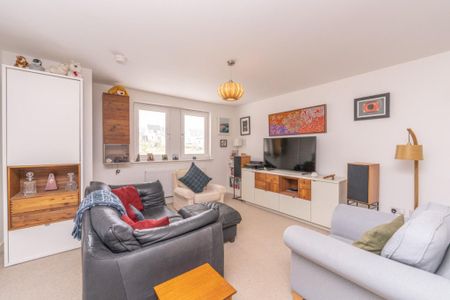 3 bedroom terraced house to rent - Photo 2