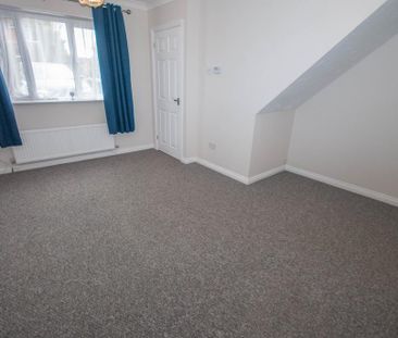 2 bedroom end of terrace house to rent - Photo 1