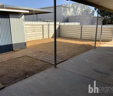 Neat & Tidy Two Bedroom Unit - Photo 6