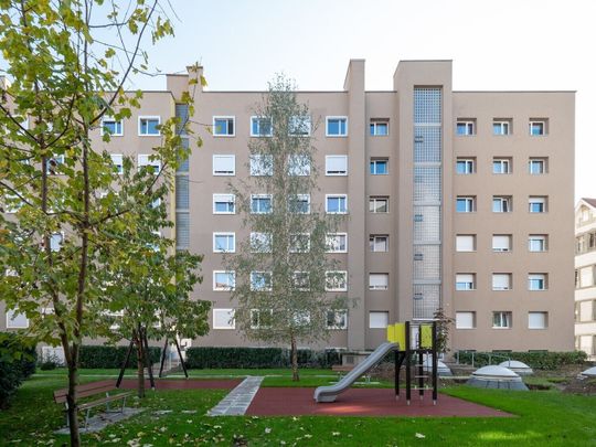 Spacieux 2.5 pièces au centre-ville de Fribourg - Photo 1