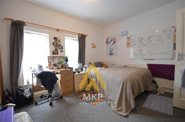 4 bedroom terraced house to rent - Photo 1