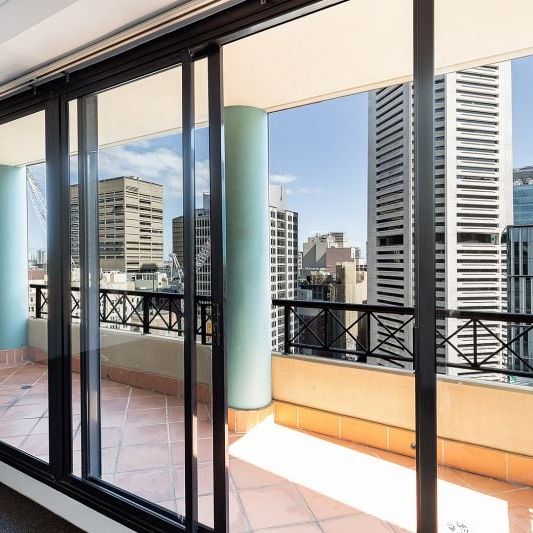 LUXURIOUS ONE BEDROOM APARTMENT IN THE HEART OF THE CBD | Unfurnished - Photo 1