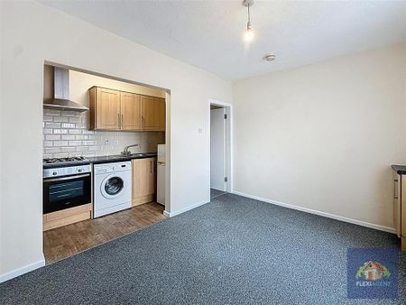 1 bedroom flat to rent - Photo 2