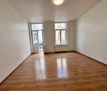 À LOUER – Studio lumineux au cœur de Bruxelles – 2e étage - Photo 2