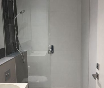 Stylish Living in the Heart of Malvern – Boutique Apartment - Photo 5