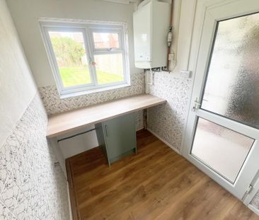 3 bedroom semi-detached house to rent - Photo 5