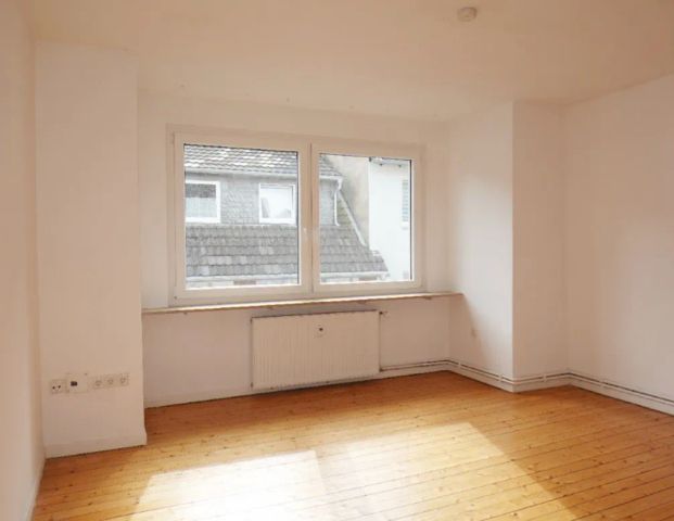 Neuvermietung nach Renovierung! Ca. 57 m² große 2-Zimmerwohnung mit Wohnküche, zentral in Hagen - Photo 1