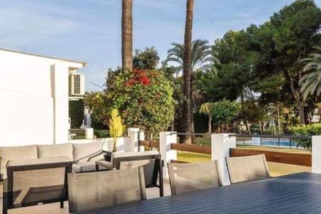 Luxury Apartment for rent in Nueva Andalucia, Spain - Photo 2