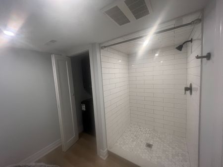 For Lease - 4203 Wheelwright Crescent, Mississauga, Ontario - Photo 4