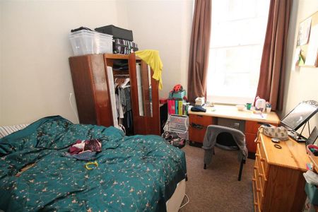 4 bedroom property to rent - Photo 3