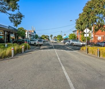Spacious Two-Bedroom Design with Private Bathrooms - Photo 5