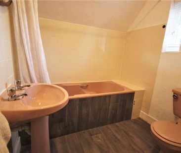 1 bedroom coach house to rent - Photo 3