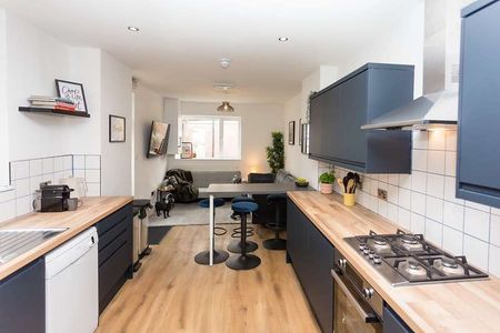 6 Bedroomed co-living home refurbished in 2023 - Photo 2