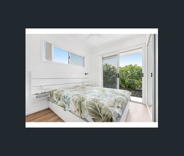 Modern Furnished Studio Living – All Bills Included! - Photo 2