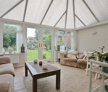 4 bedroom semi-detached house to rent - Photo 3