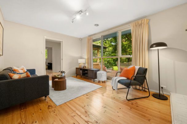 DICKSON WETLANDS ON YOUR DOORSTEP! - Photo 1