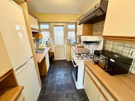 3 bedroom bungalow to rent - Photo 4