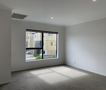 27 Saltmarsh Road, Hobsonville, Auckland - Photo 6