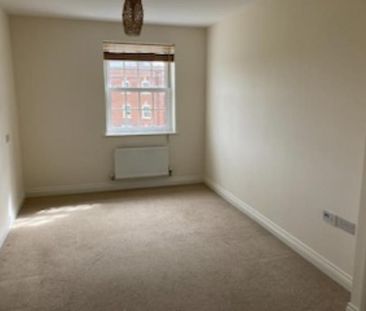 Available 2 Bed Apartment - Photo 5
