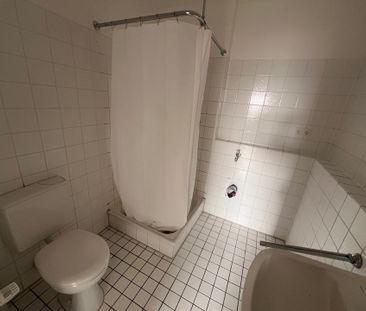 Helle 3-Zimmer-Dachgeschoss-Wohnung mit Weitblick! - Foto 3