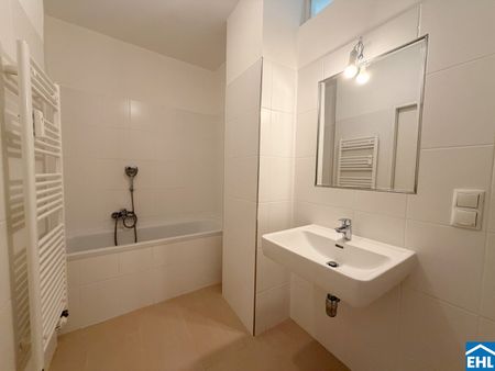 Großzügiger 3-Zimmer-Familienhit mit sonniger Loggia/Balkon! - Photo 3