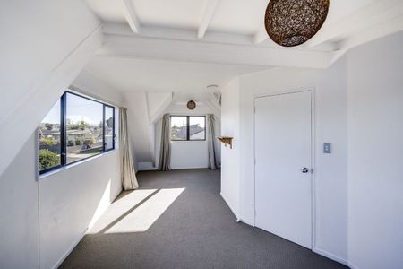 FOUR BEDROOM HOME IN TARADALE - Photo 2