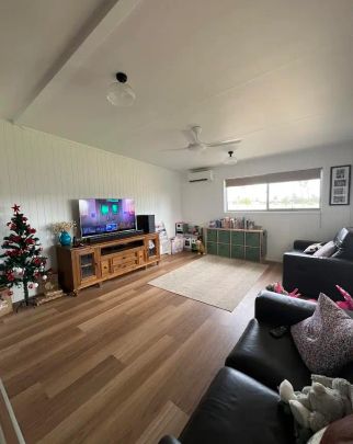 Country Living Close to Town Everything you are looking for! - Photo 1