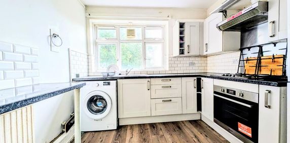 3 bedroom flat to rent - Photo 2