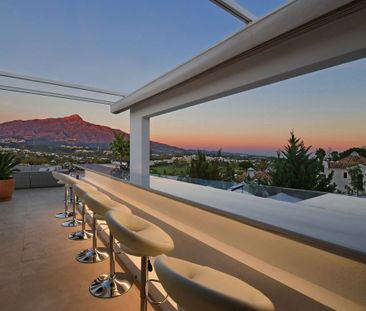 7 bedroom luxury Villa for rent in Nueva Andalucia, Andalusia - Photo 4