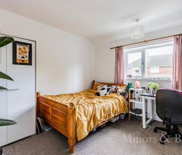 4 bedroom semi-detached house to rent - Photo 4