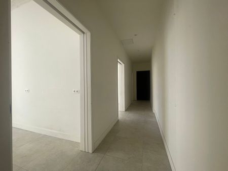 Ruim gelijkvloers appartement/benedenwoning met 3 slpks - Foto 3