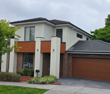 Modern 4-Bedroom Home with Flexible Living Spaces - in a Quiet Cour... - Photo 5