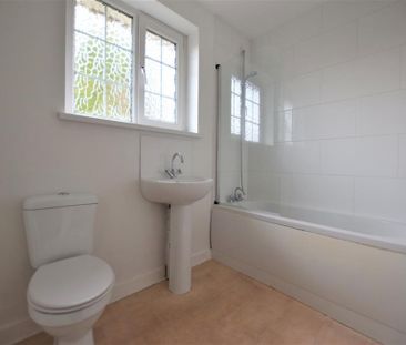 4 Bedroom Detached Available Arranging tenancy - Photo 6