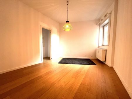 Appartement met 3 slaapkamers gelegen in het centrum van Genk - Foto 3