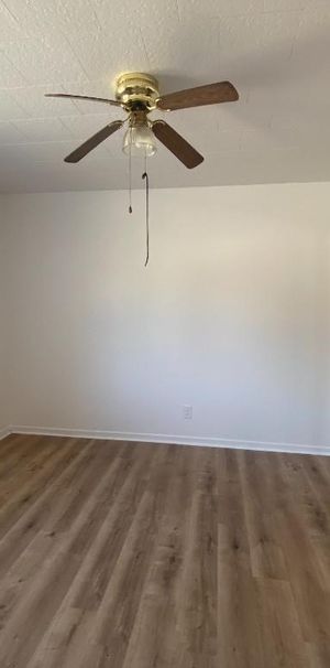 3 1/2 à lourer au rez-de-chaussée rénové - Photo 1