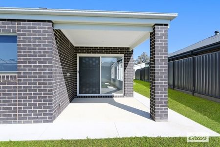 Four Bedroom Home - Photo 5