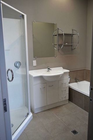 3 Beds - Spacious - Warm - Harbour Views - Photo 4