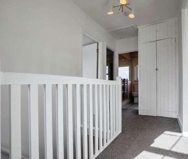 Whatley Avenue, Wimbledon Chase, SW20 - Photo 2