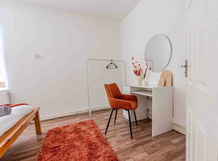 3 Bed Flat, Welford Road, LE2 - Photo 3