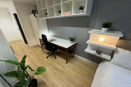 1 bedroom in a house share to rent - Photo 4