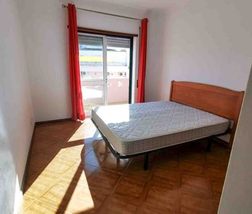 Apartamento T2 para Arrendamento Anual na Praia da Rocha - Foto 3