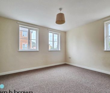 Chafford Hundred - Photo 6