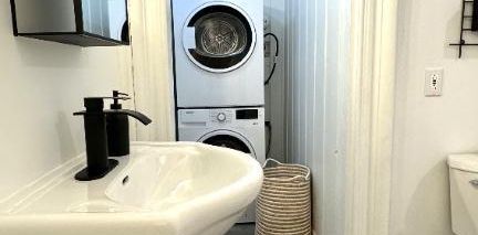 MAJESTUEUX 3 1/2 semi meublé dans un immeuble ancestral (LOGEMENT UNIQUE) - Photo 2